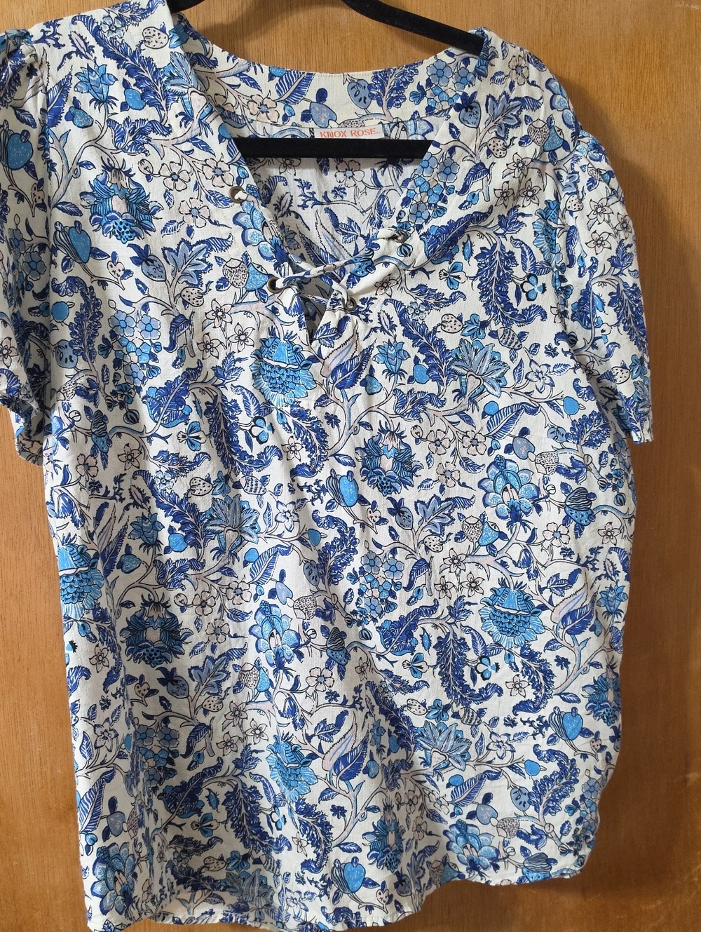 Knox Rose White and Blue Floral Lace-Up Short Sleeve Shirt